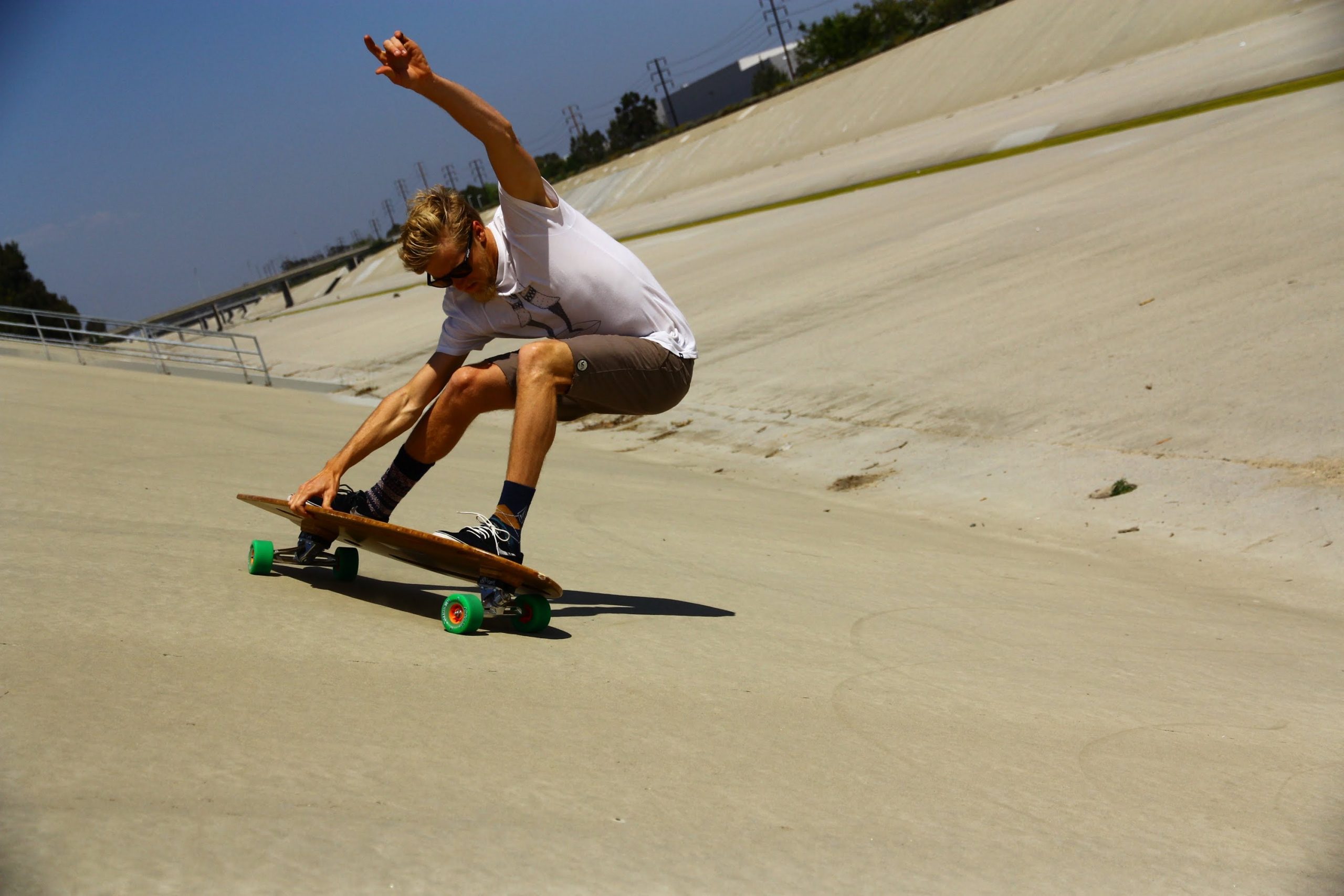 Landsurfing-At-Its-Finest-Surfy-Carvy-Skate-Fish-Video-Review